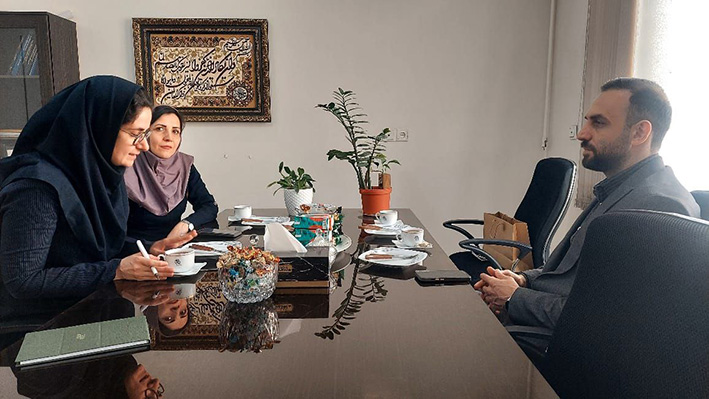 سرپرست روابط عمومی شرکت آب منطقه‌ای البرز از دفتر خبرگزاری ایسنا بازدید کرد