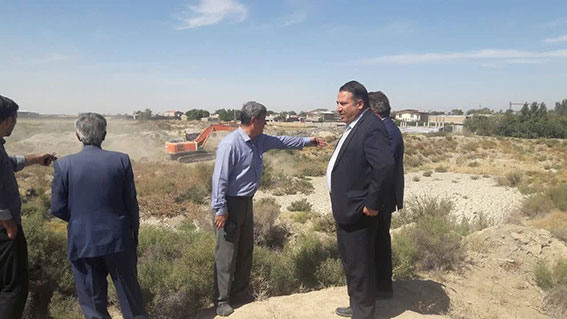 آغاز عملیات لایروبی رودخانه عباس‌آباد در محل روستای نجم‌آباد؛ آماده‌سازی برای عبور ایمن سیلاب